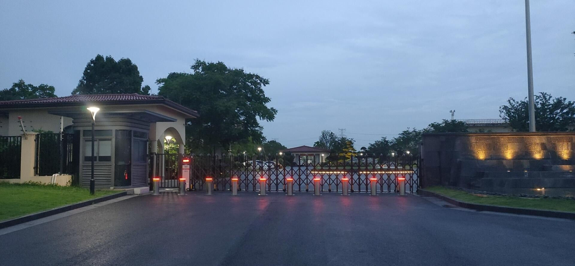 校園升降柱