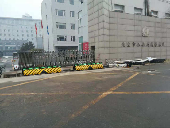政府破胎器