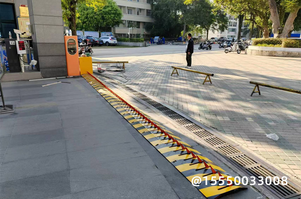發(fā)電廠入口免預(yù)埋破胎器(圖1)